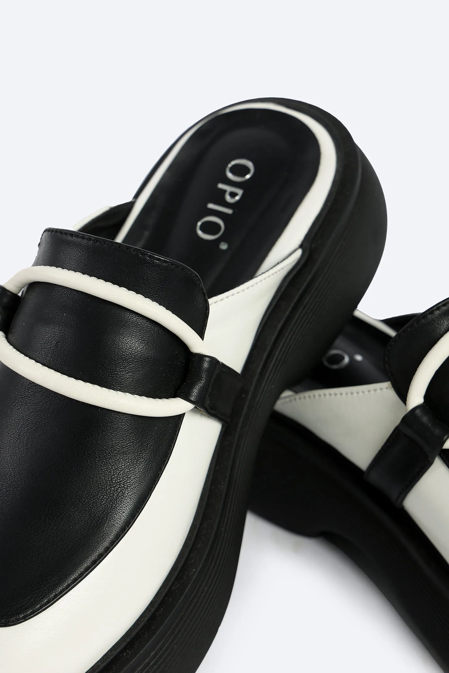 Urban Chunky Clogs - White